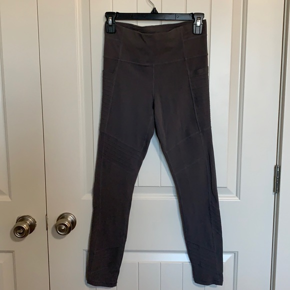 Athleta. Grey. Leggings. Workout. Gym - Picture 2 of 11